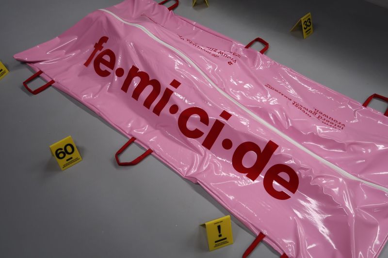 Installatie van Rachelle Jeuring over femicide en intiem terreur